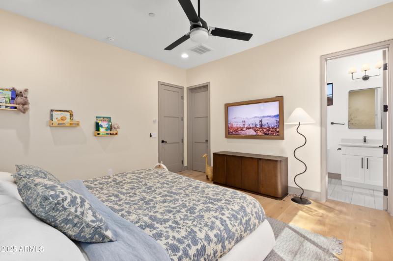 En'Suite guest bedroom