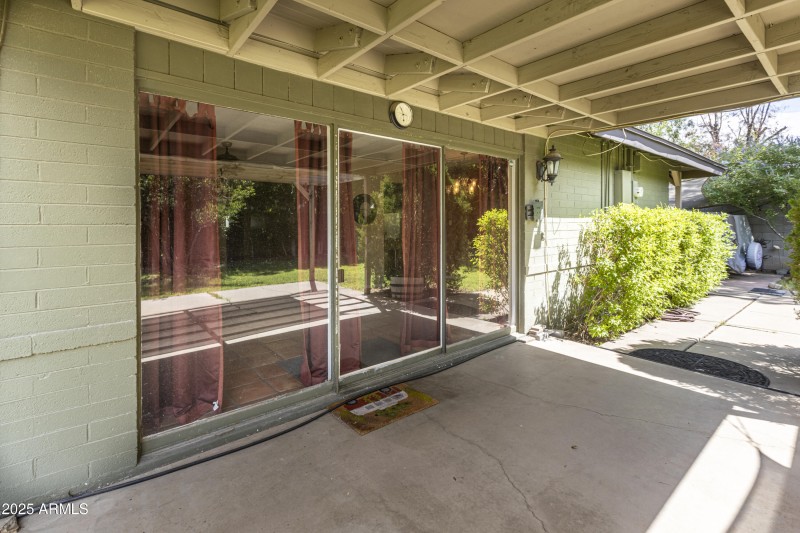 1825 E Medlock Dr-12