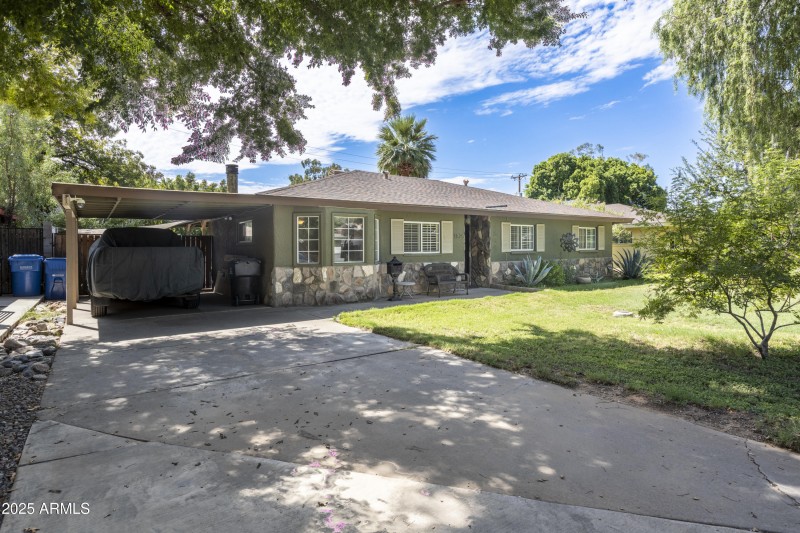 1825 E Medlock Dr-16