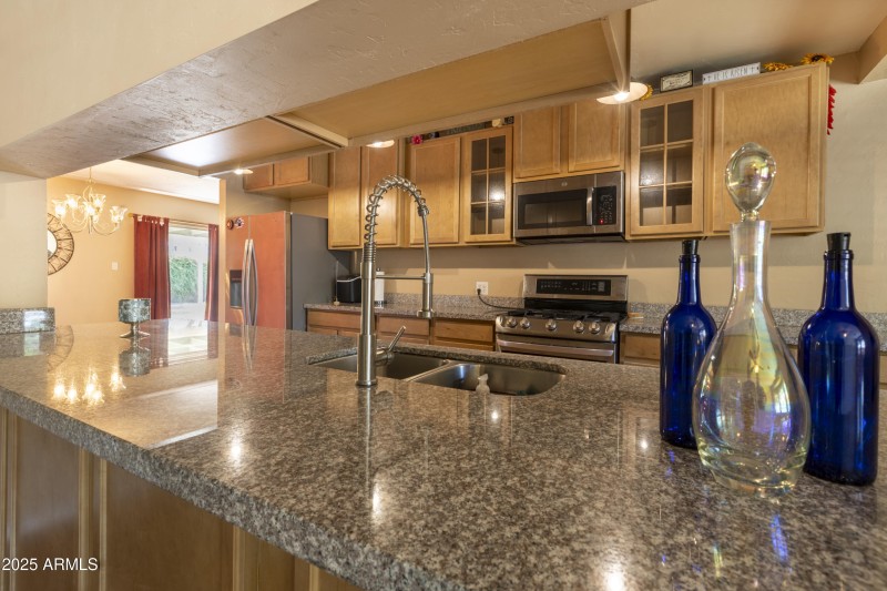 1825 E Medlock Dr-36