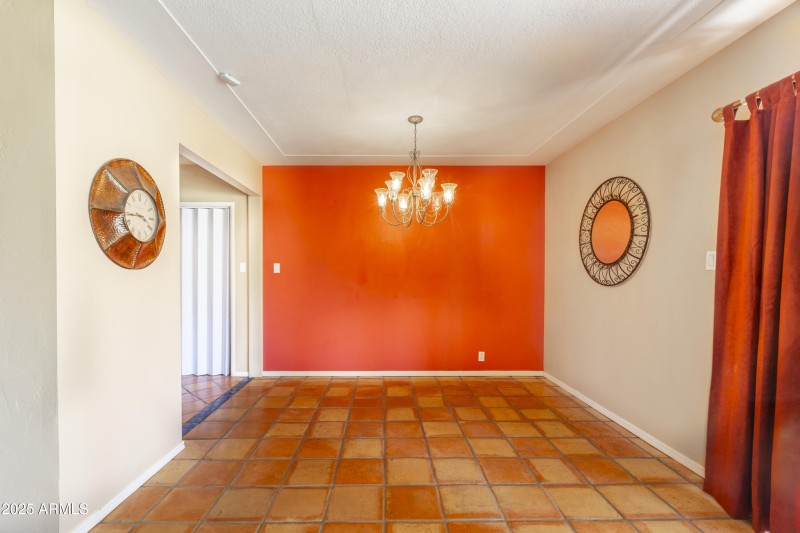 1825 E Medlock Dr-40