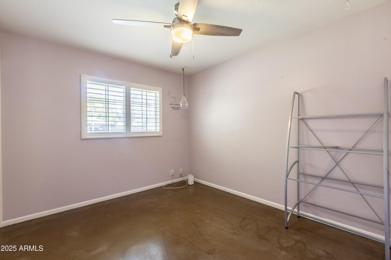 1825 E Medlock Dr-43