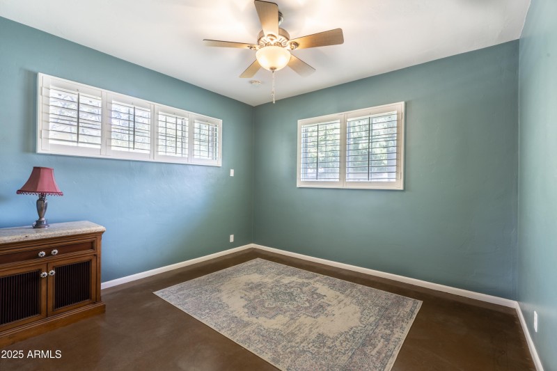 1825 E Medlock Dr-45