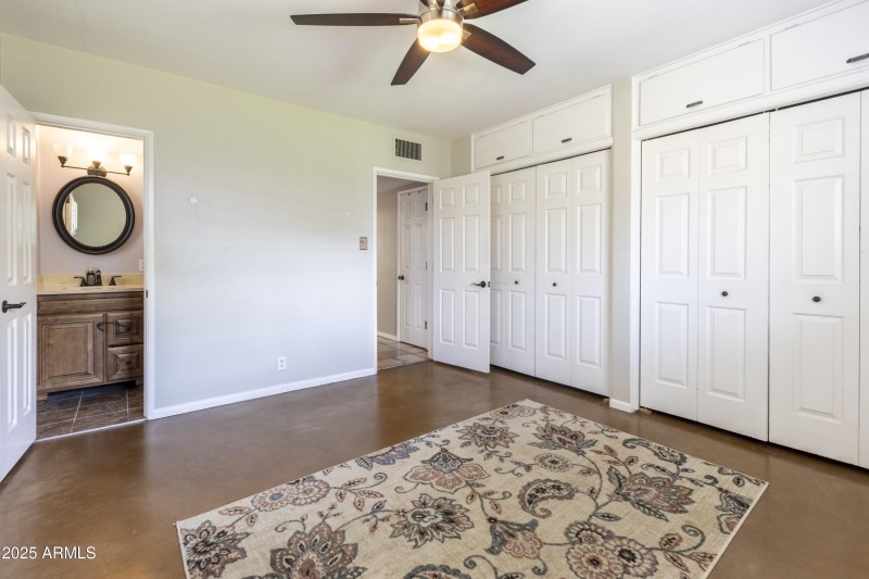 1825 E Medlock Dr-53