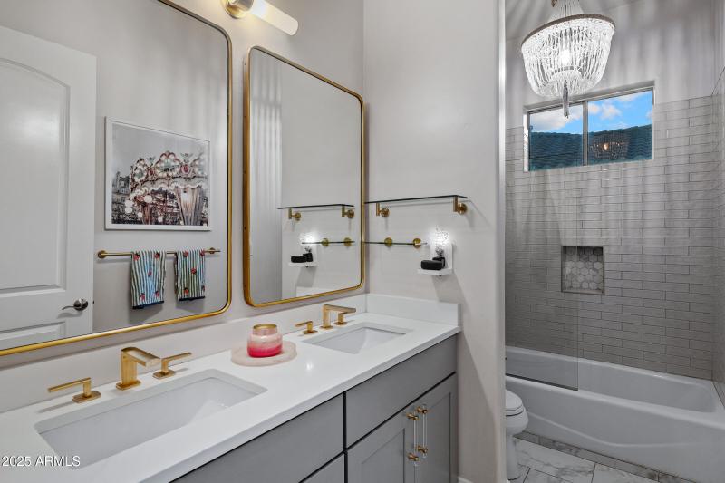 Full bath for bed 2 and 3