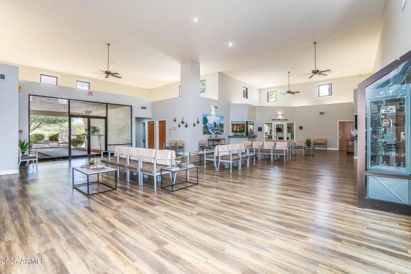 Lobby | Shared Waiting