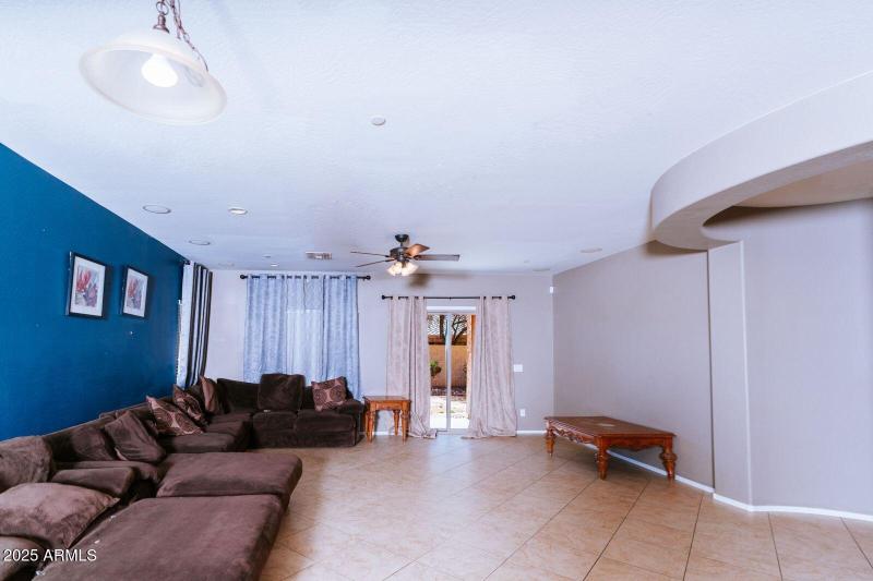 WhatsApp Image 2025-09-16 at 09.12.59