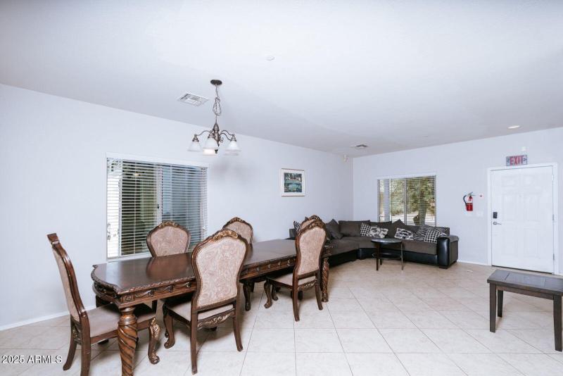 WhatsApp Image 2025-09-16 at 09.13.04