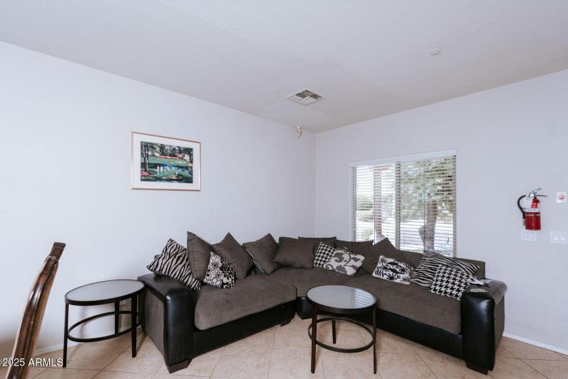 WhatsApp Image 2025-09-16 at 09.13.43 (1