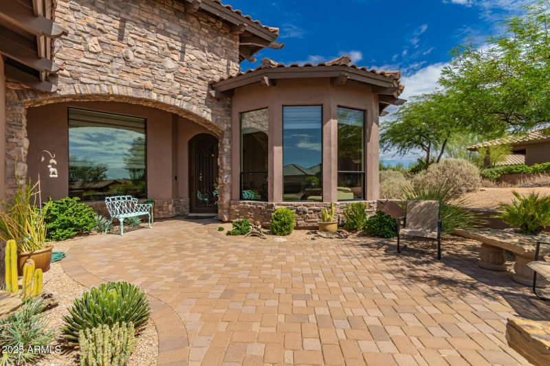 06 - Gold Bluff