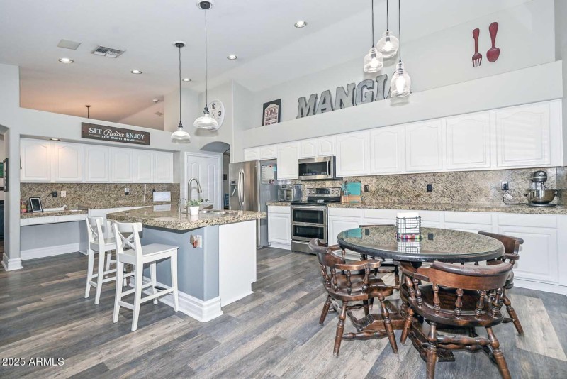 Kitchen-Breakfast Room