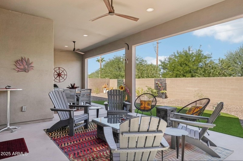 42-web-or-mls-W La Reata Ave-S1709-042