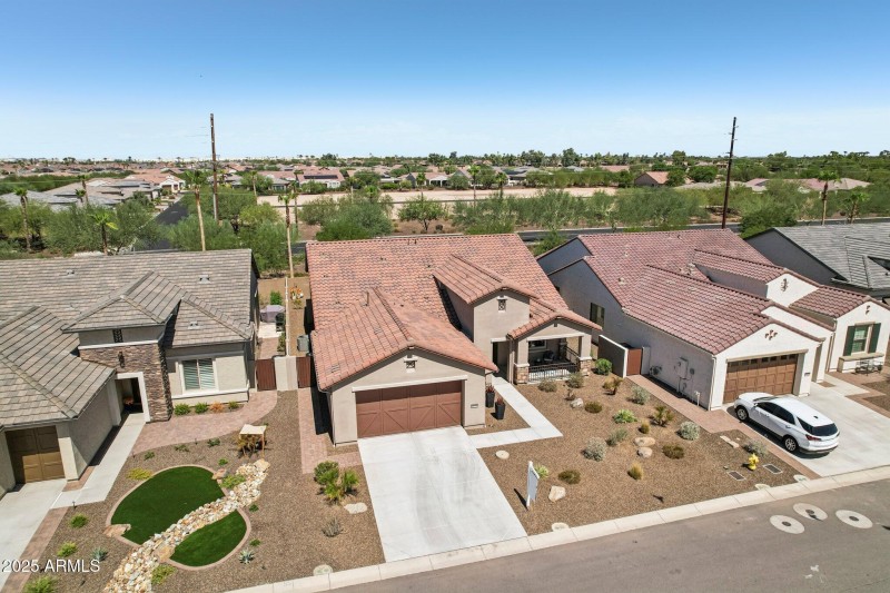 49-web-or-mls-W La Reata Ave-S1709-049