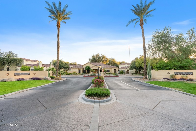 Close to Silverado, Dining, and Shopping