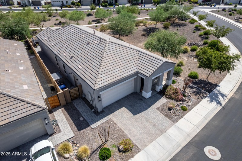 2235 E Saguaro Park