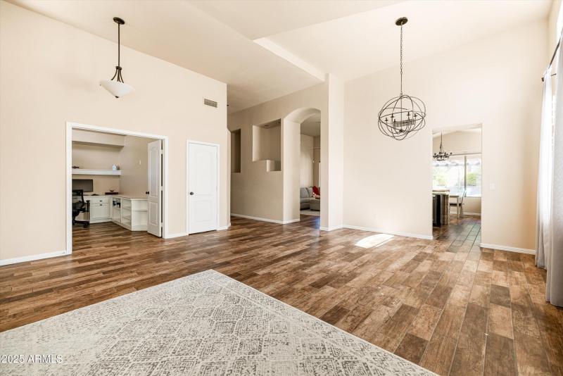 Large Space for Dining and Entertaining