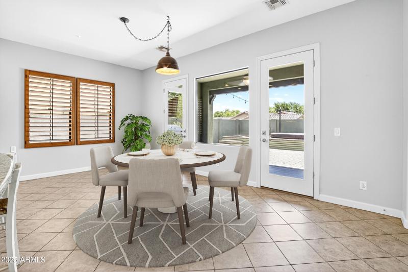 6_kitchen _ dining_finalb