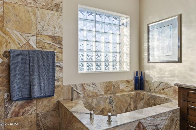 36833 Long Rifle Rd Carefree - 377