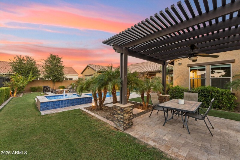 Pergola w/Spa View