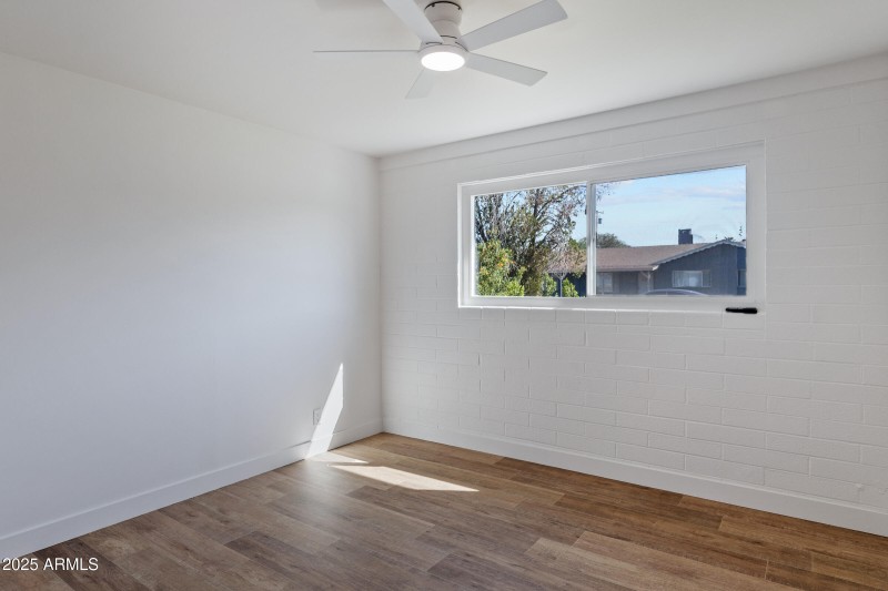 7820 E Loma Land Dr-17