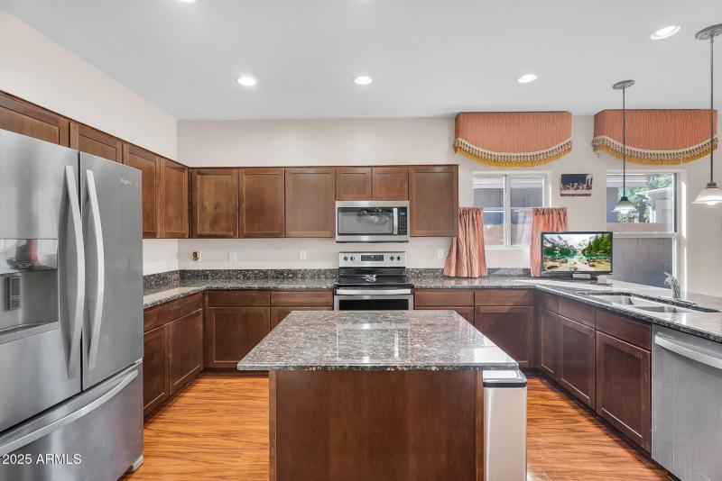 16-web-or-mls-East Sebring-16