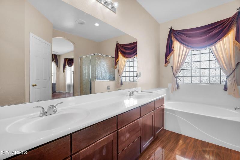 24-web-or-mls-East Sebring-29