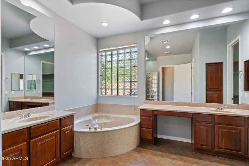 20-Master Bathroom