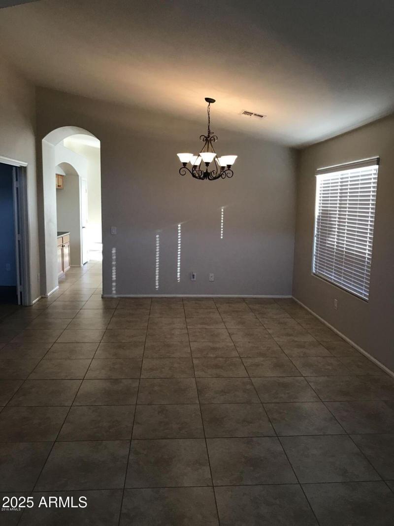 20161230054144972039000000-o