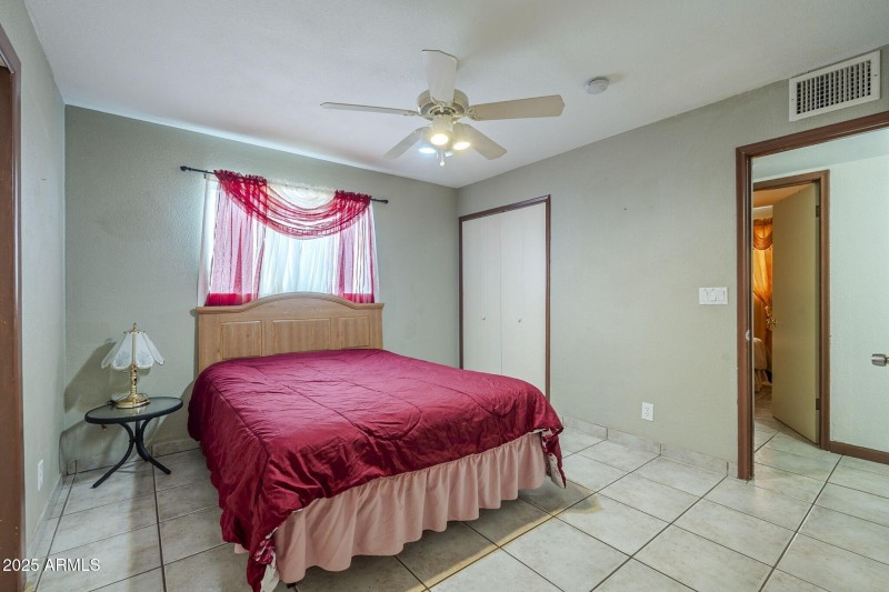 Bedroom 2.2