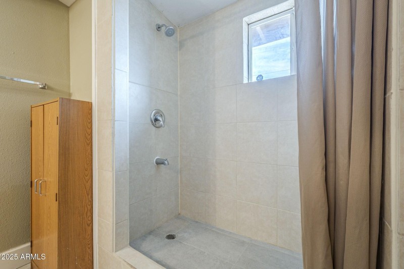 Master Bathroom.3