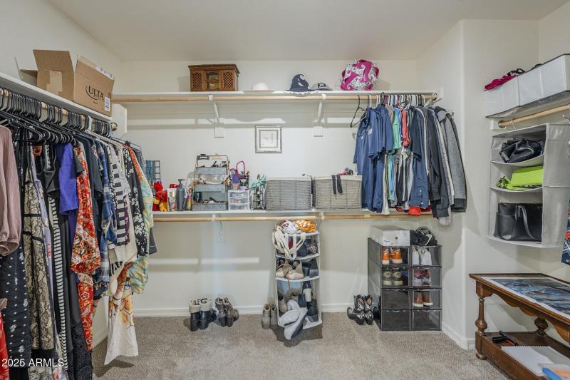 025_Large Walk In Closet