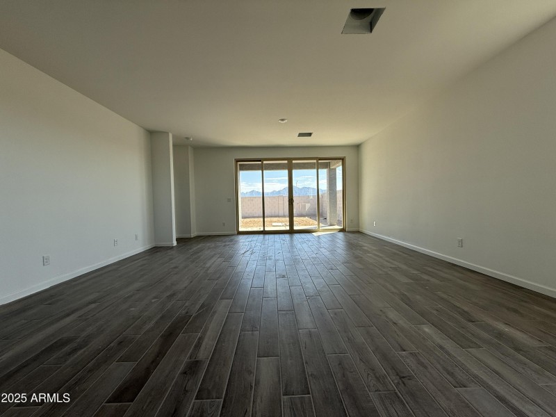 016_Dining_to_Great_Room