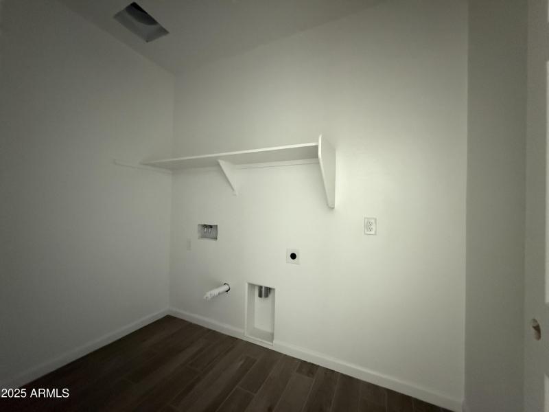019_Laundry_Room