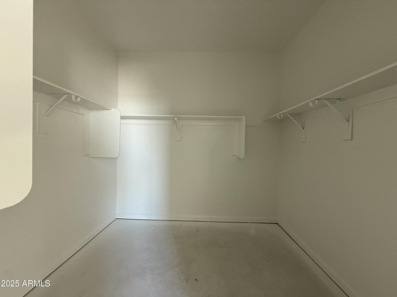 024_Primary_Closet