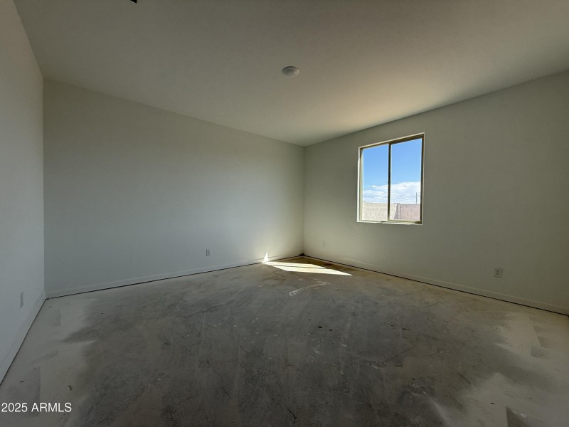 025_Primary_Bedroom