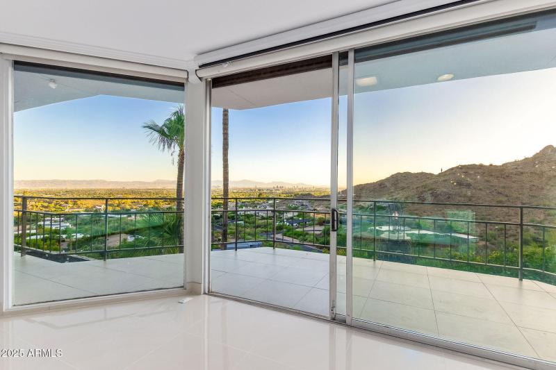 MASTER VIEWS EVENING