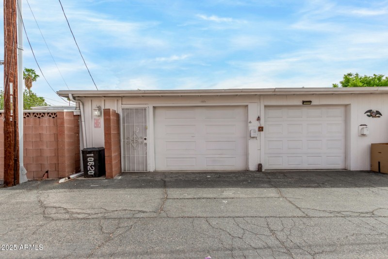 23 Oakmont
