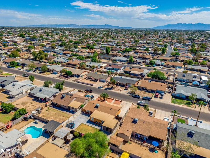 8032 W CLAYTON DR, Phoenix, AZ 85033