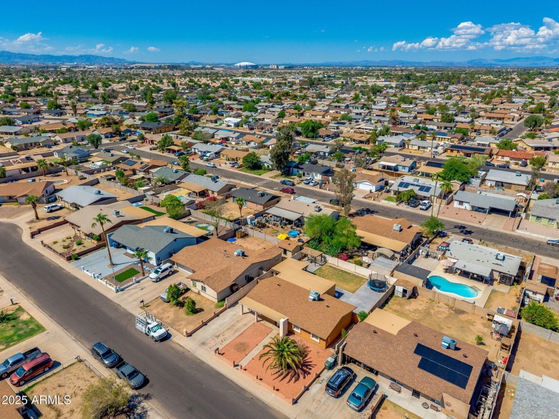 8032 W CLAYTON DR, Phoenix, AZ 85033