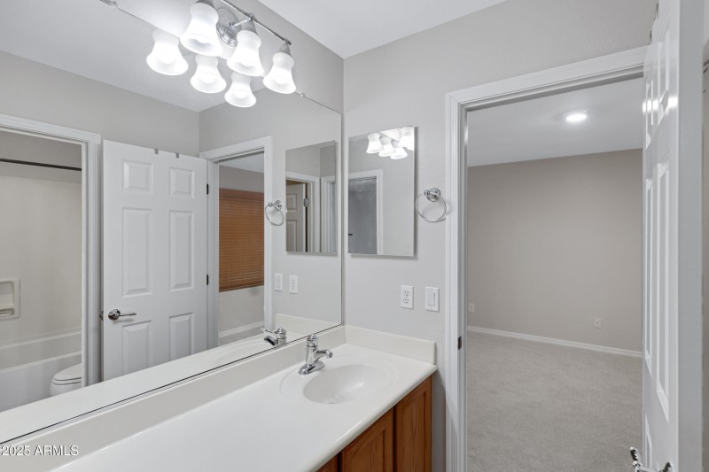 2732 N Monticello Dr-35