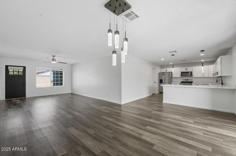 6337 W Caron St-12