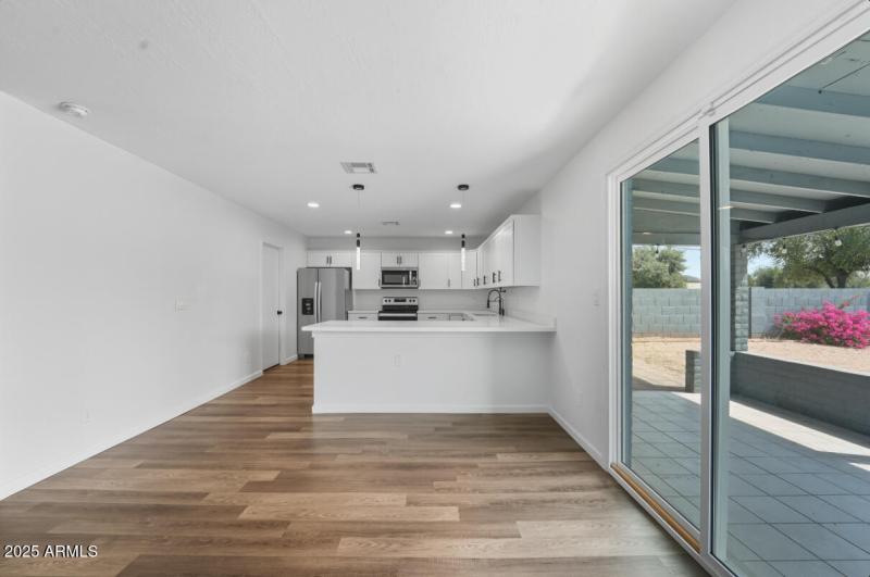 6337 W Caron St-14