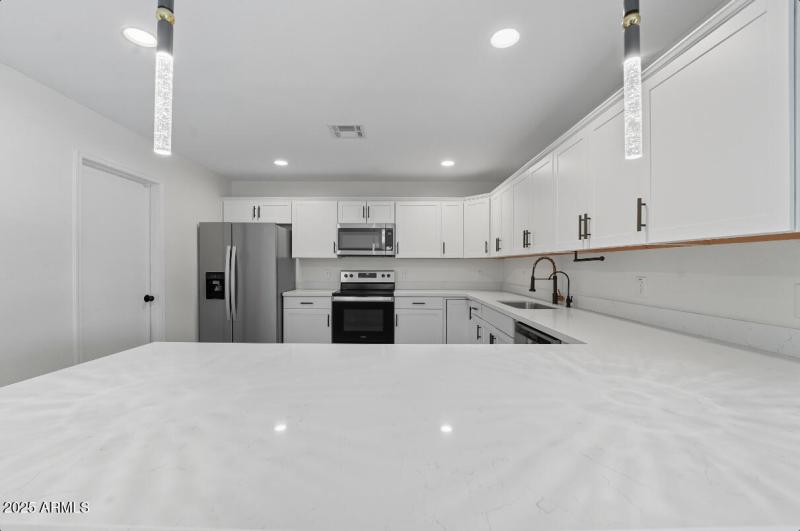 6337 W Caron St-15