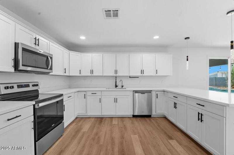 6337 W Caron St-23