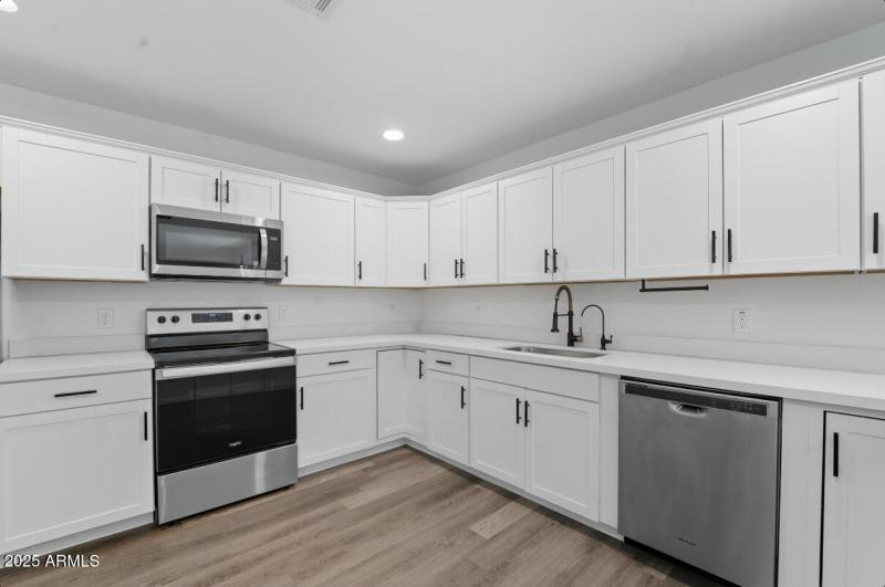6337 W Caron St-24