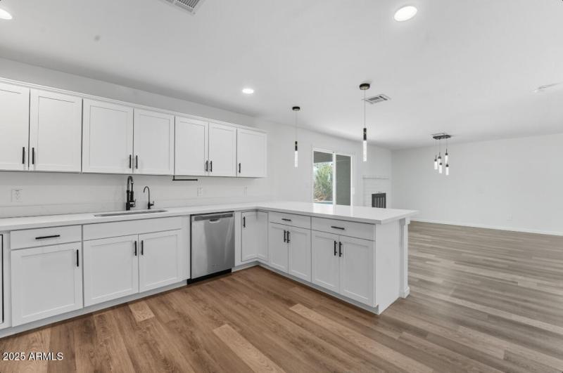 6337 W Caron St-26