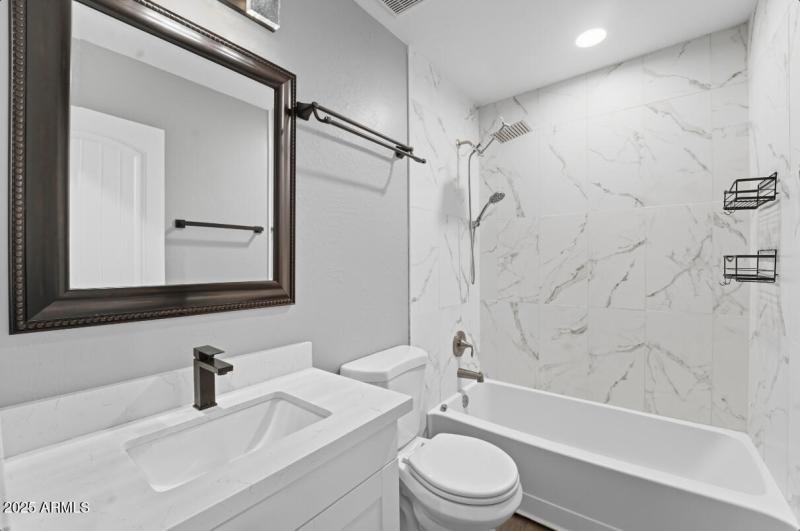 6337 W Caron St-27