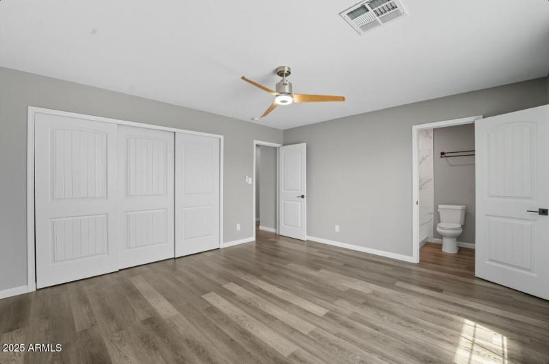 6337 W Caron St-30