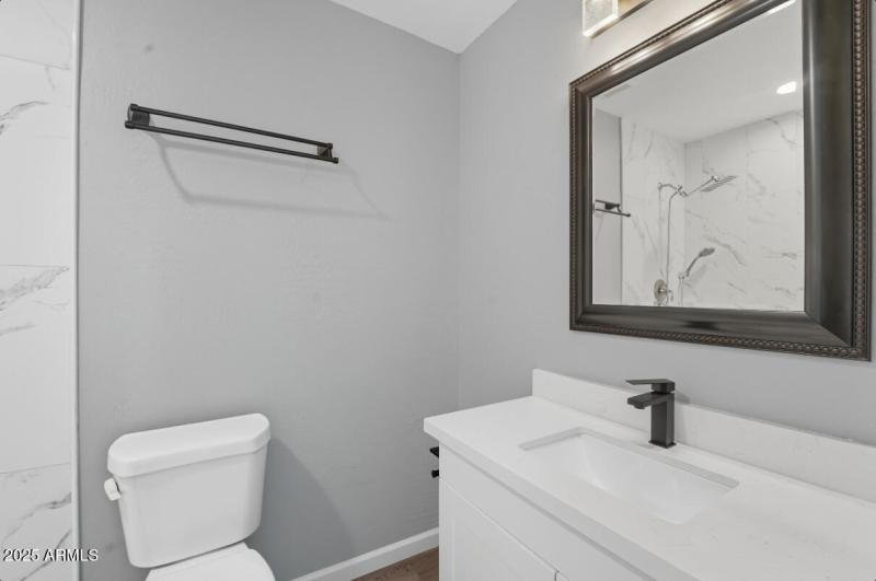 6337 W Caron St-33