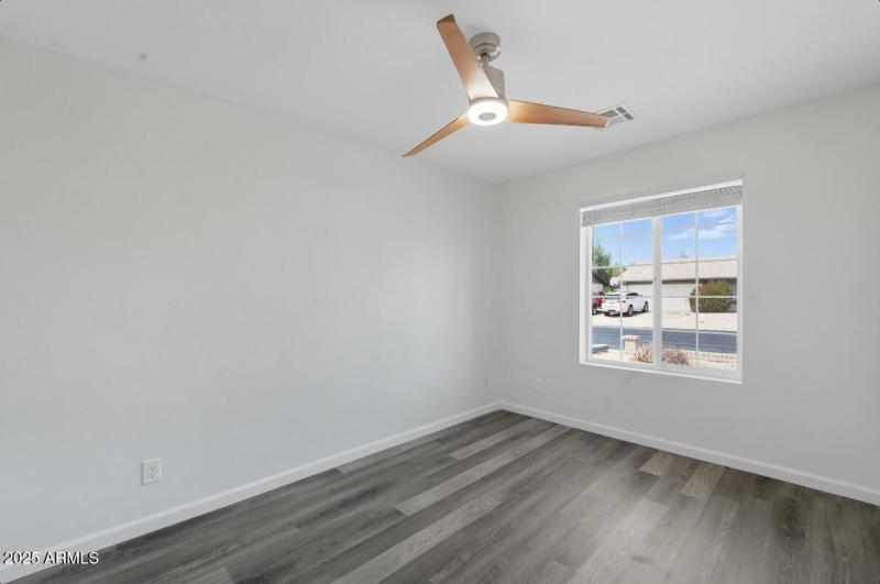 6337 W Caron St-38